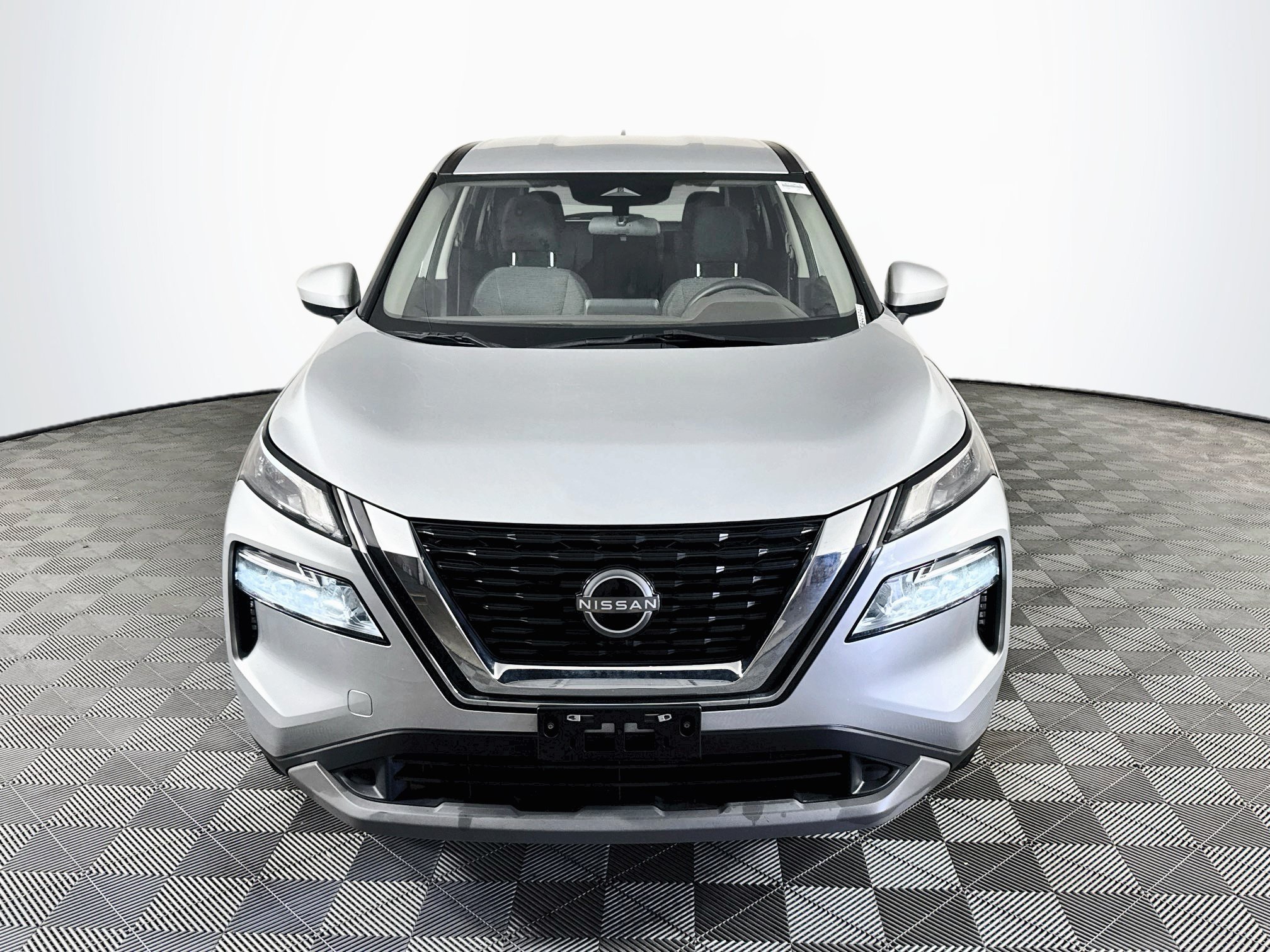 Used 2023 Nissan Rogue SV FWD image 2