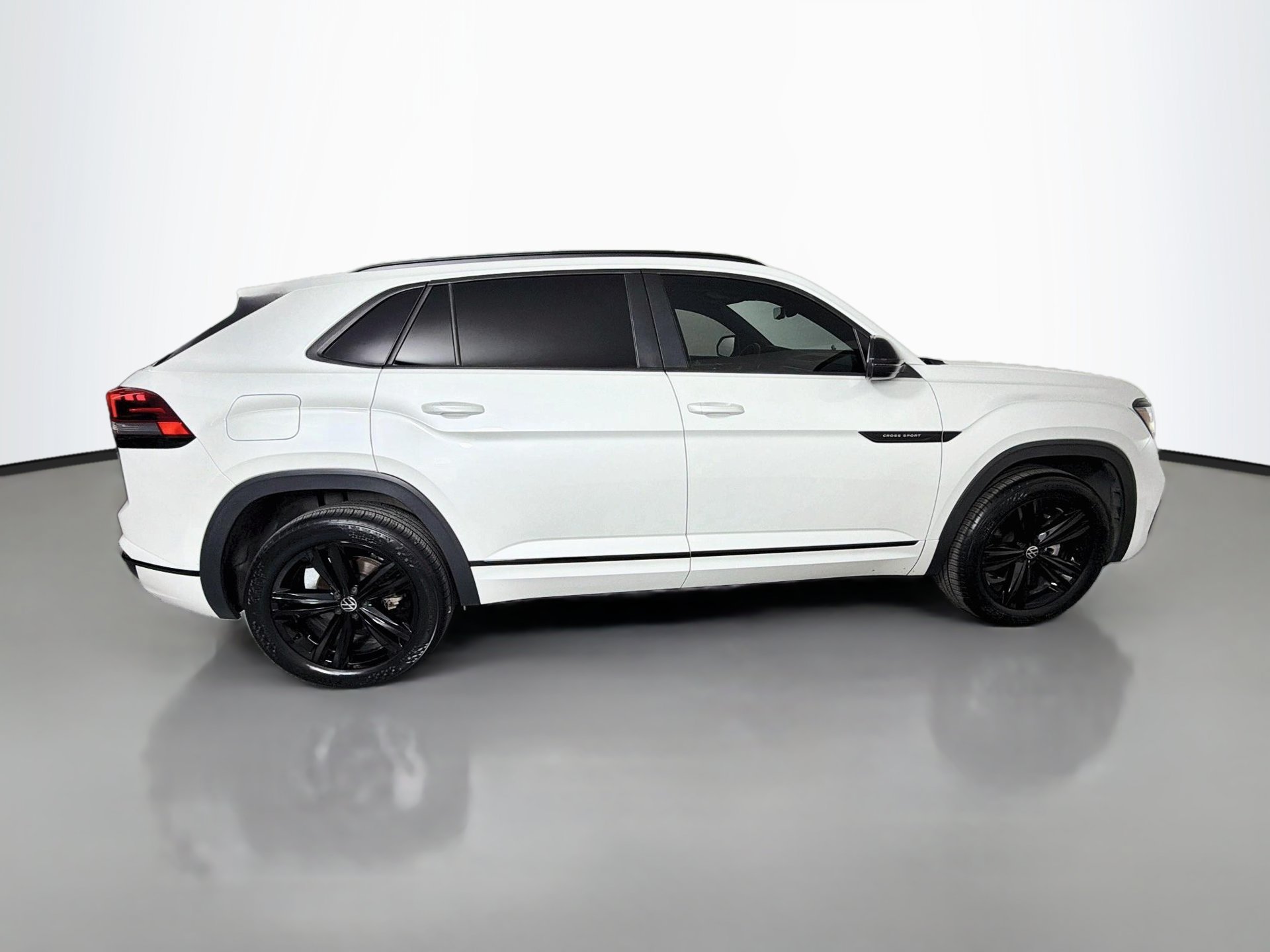 Used 2023 Volkswagen Atlas Cross Sport SEL R-Line AWD/4WD image 4