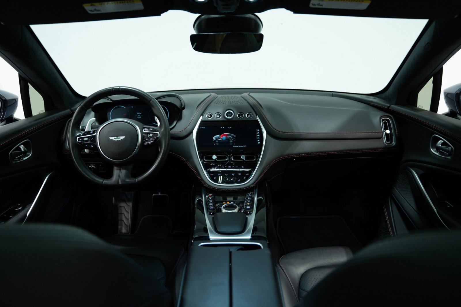 Used 2021 Aston Martin DBX image 17