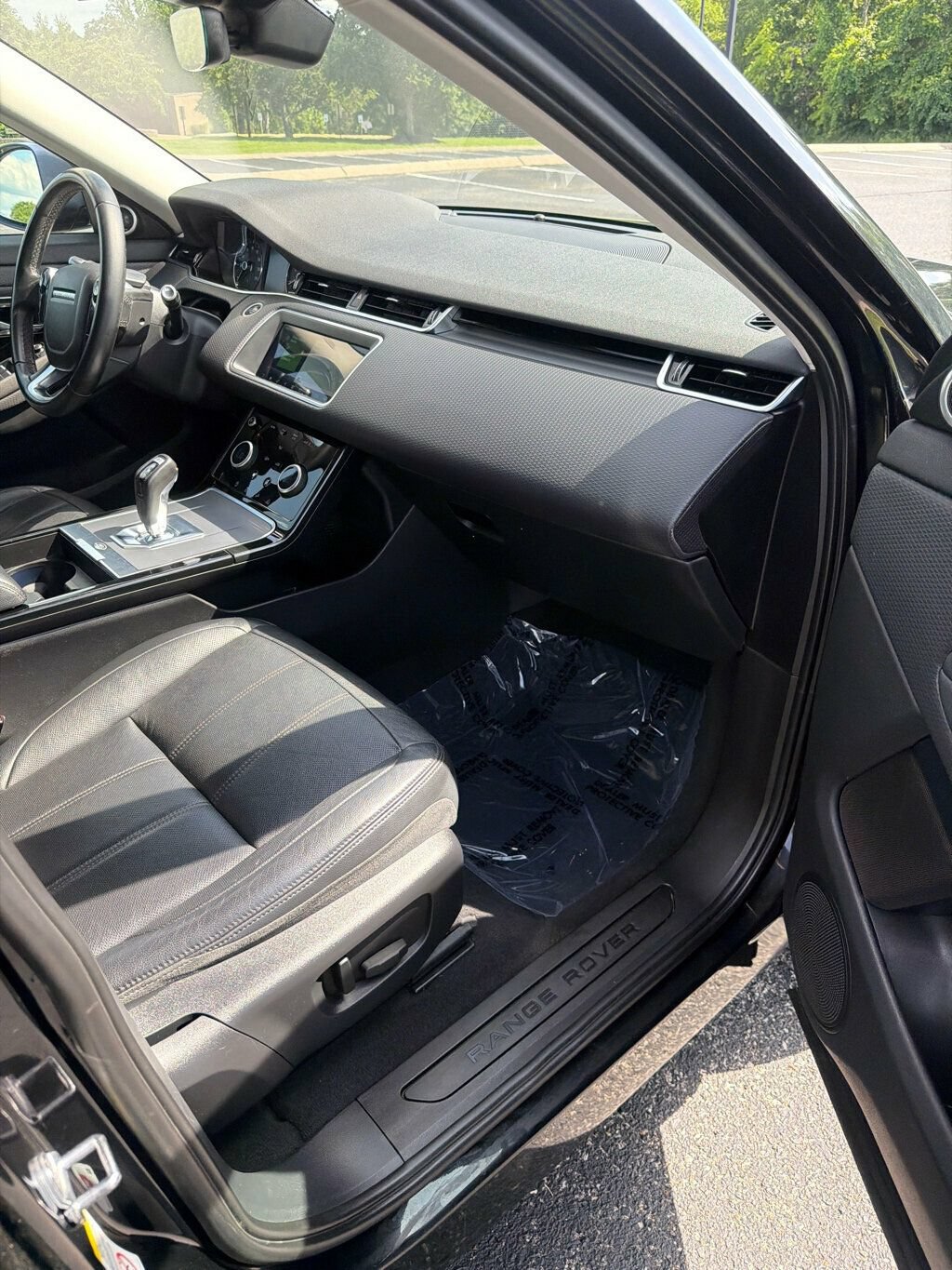 Used 2020 Land Rover Range Rover Evoque S AWD/4WD image 12