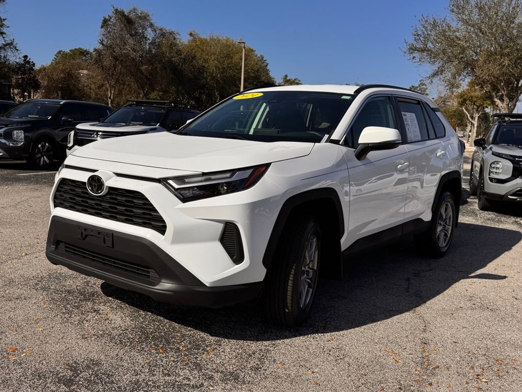 Used 2024 Toyota RAV4 XLE image 3