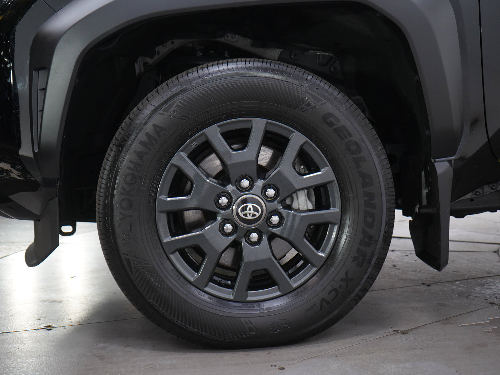 Used 2025 Toyota 4Runner SR5 AWD/4WD image 28