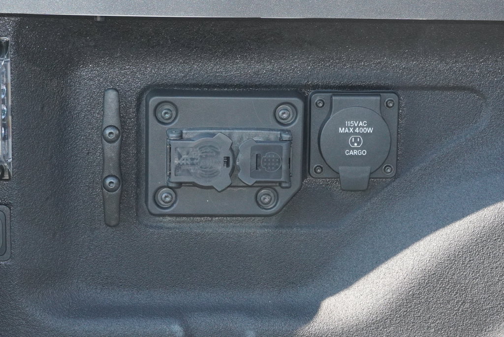 Used 2025 RAM 3500 Longhorn AWD/4WD image 35