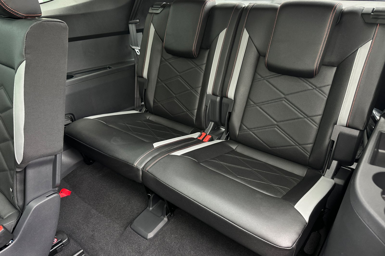 New 2025 Volkswagen Atlas Peak Edition SE AWD/4WD image 15
