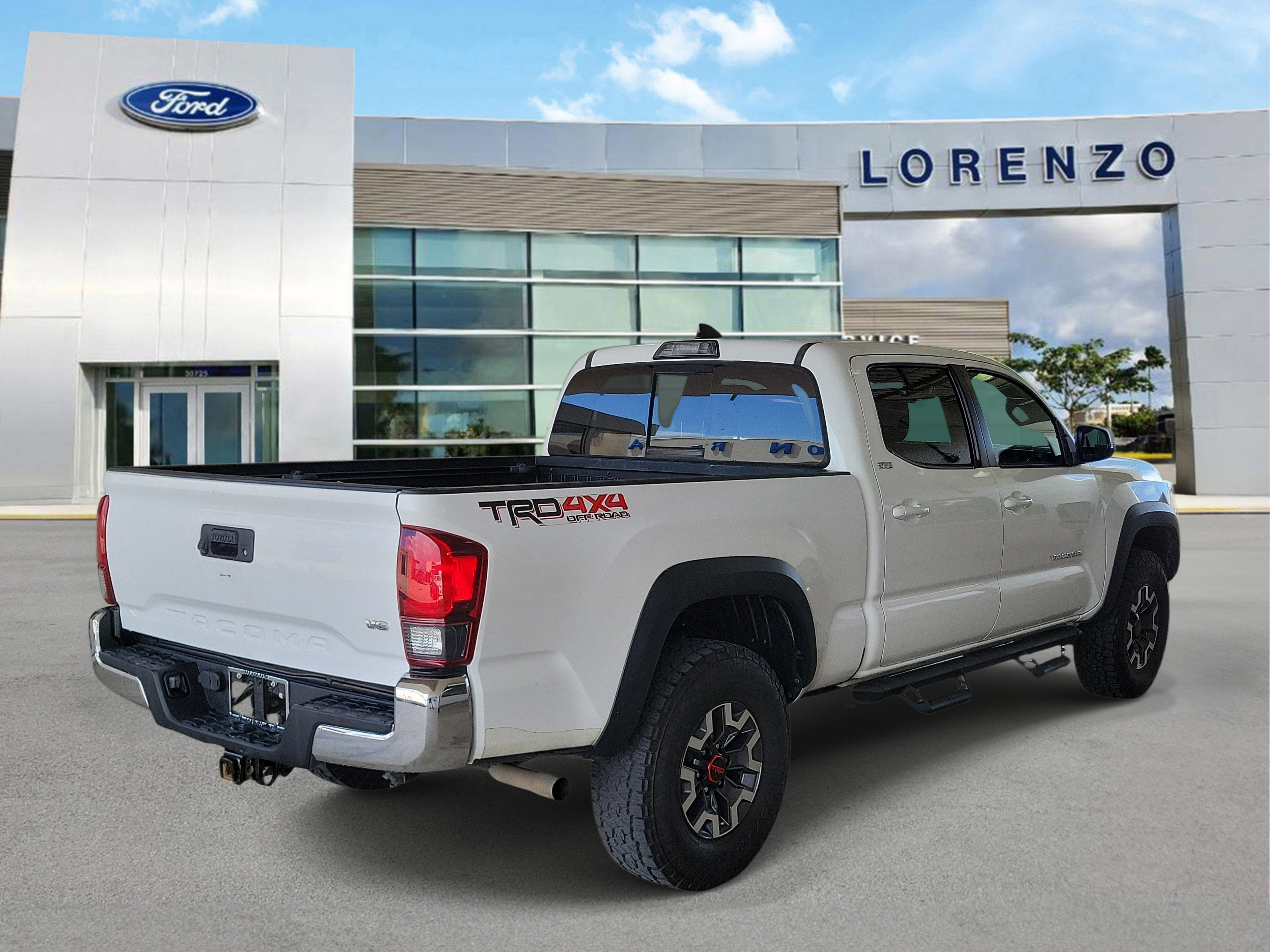 Used 2019 Toyota Tacoma TRD Off-Road AWD/4WD image 5