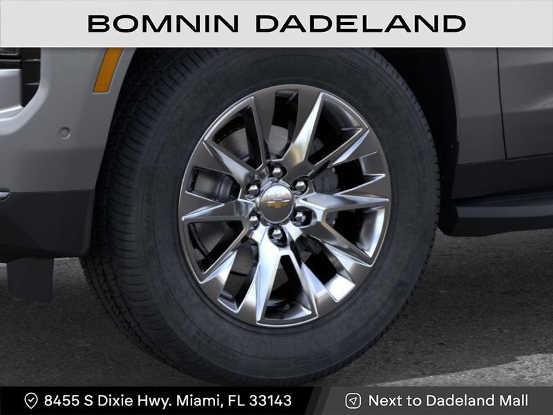 New 2026 Chevrolet Suburban Premier RWD image 9