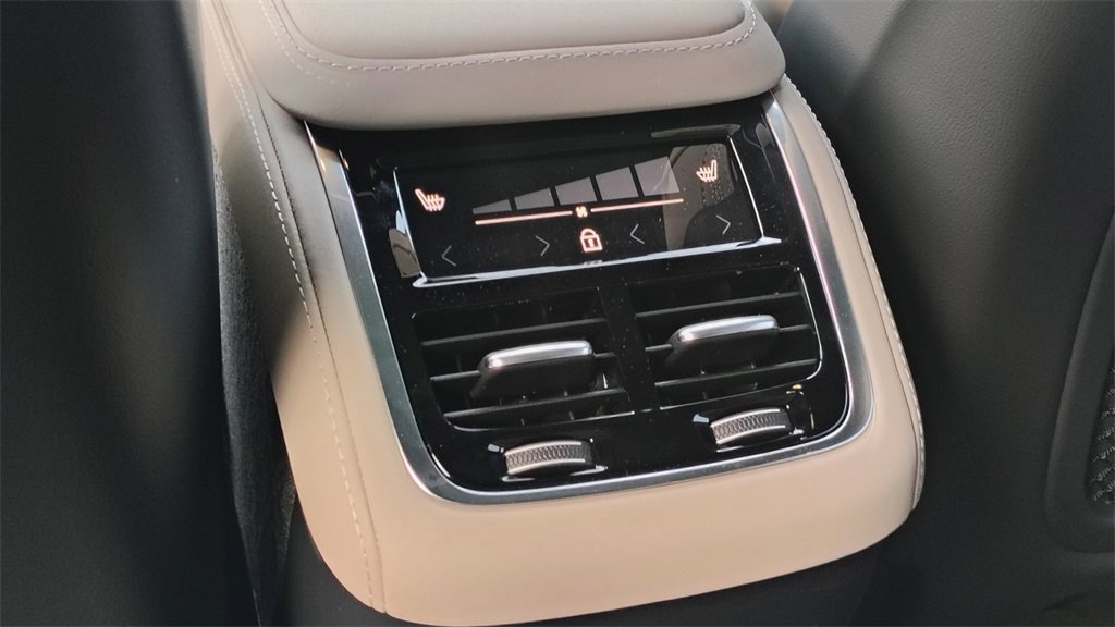New 2026 Volvo XC40 B5 Plus w/ Climate Package image 32