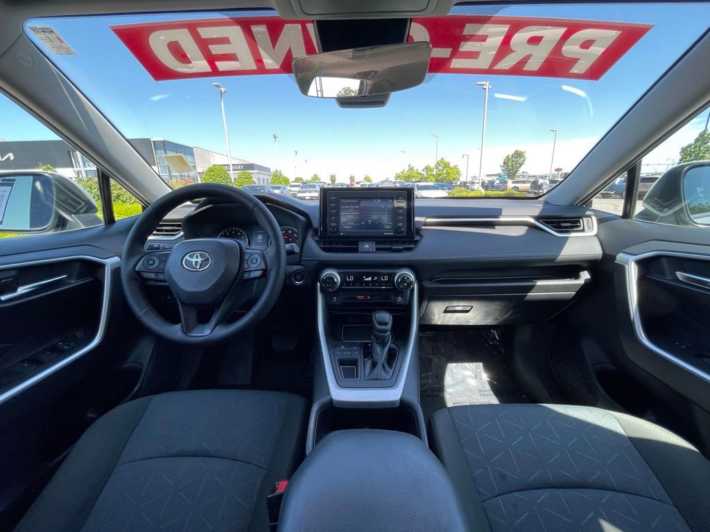 Used 2022 Toyota RAV4 XLE w/ Convenience Package FWD image 26