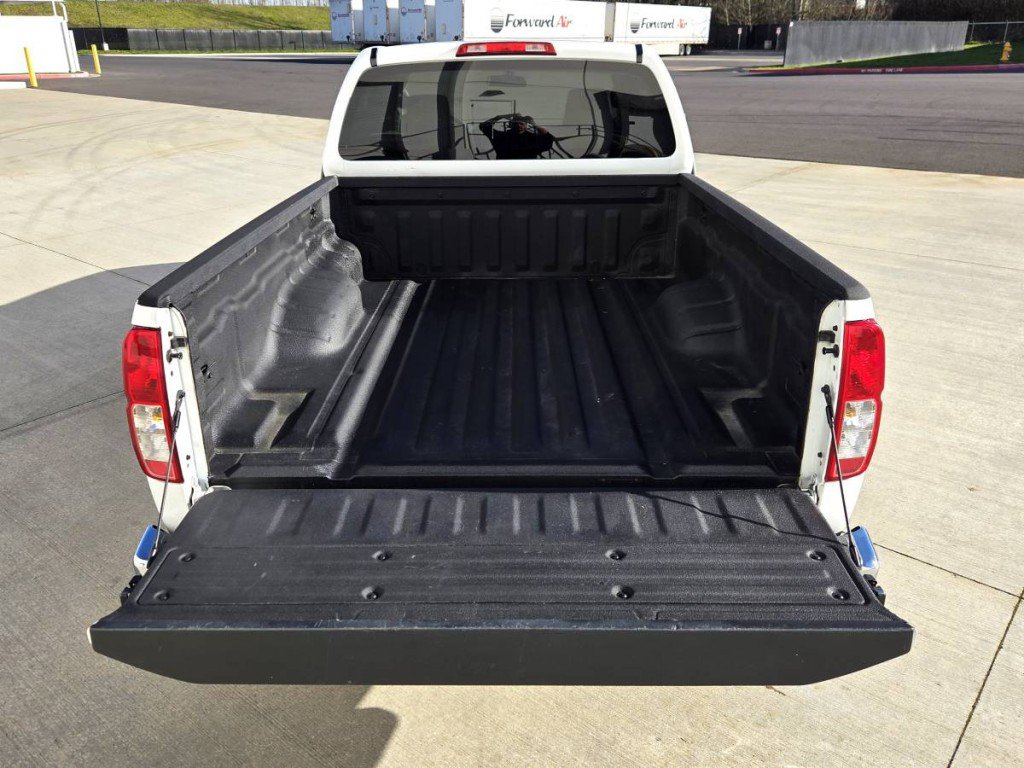 Used 2015 Nissan Frontier S RWD image 9