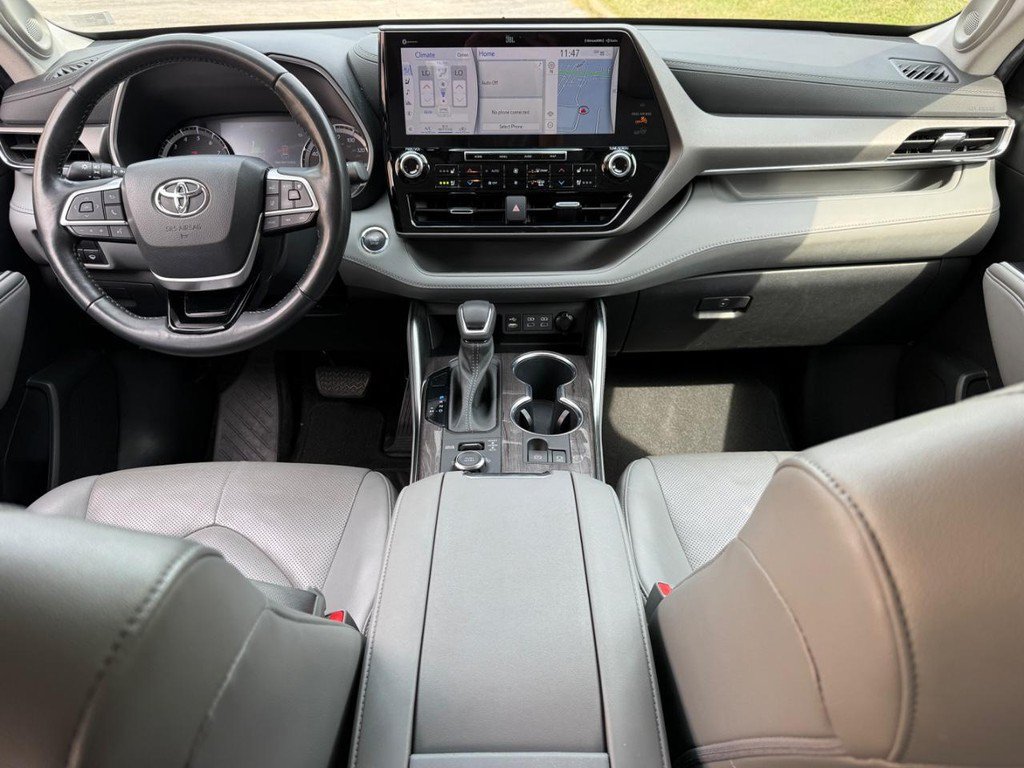 Used 2022 Toyota Highlander Limited AWD/4WD image 11