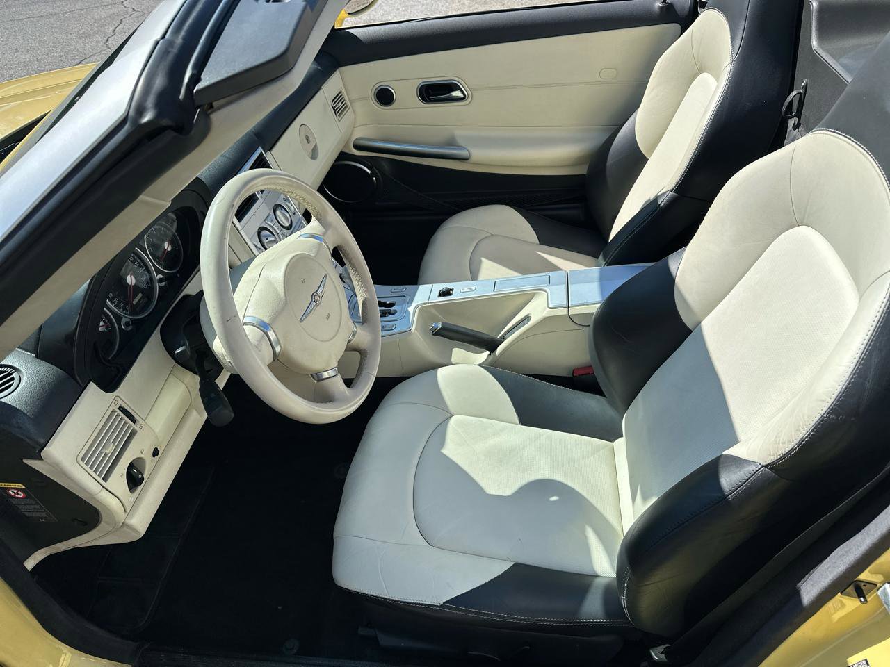 Used 2005 Chrysler Crossfire Limited RWD image 8