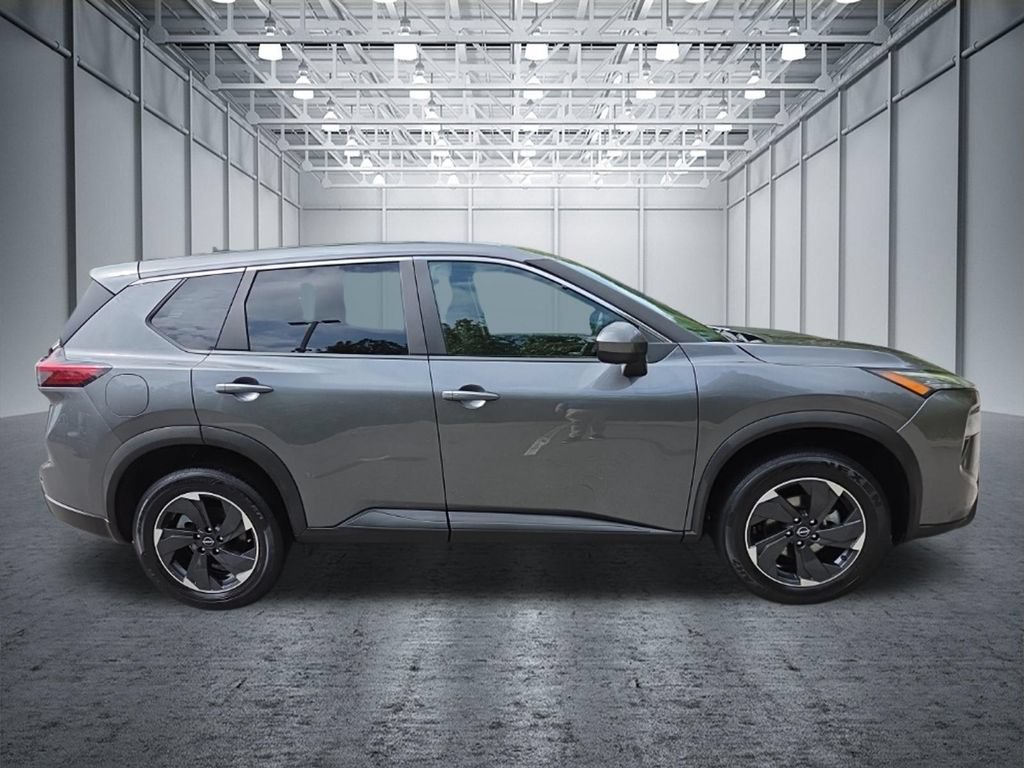 Certified 2025 Nissan Rogue SV FWD image 10
