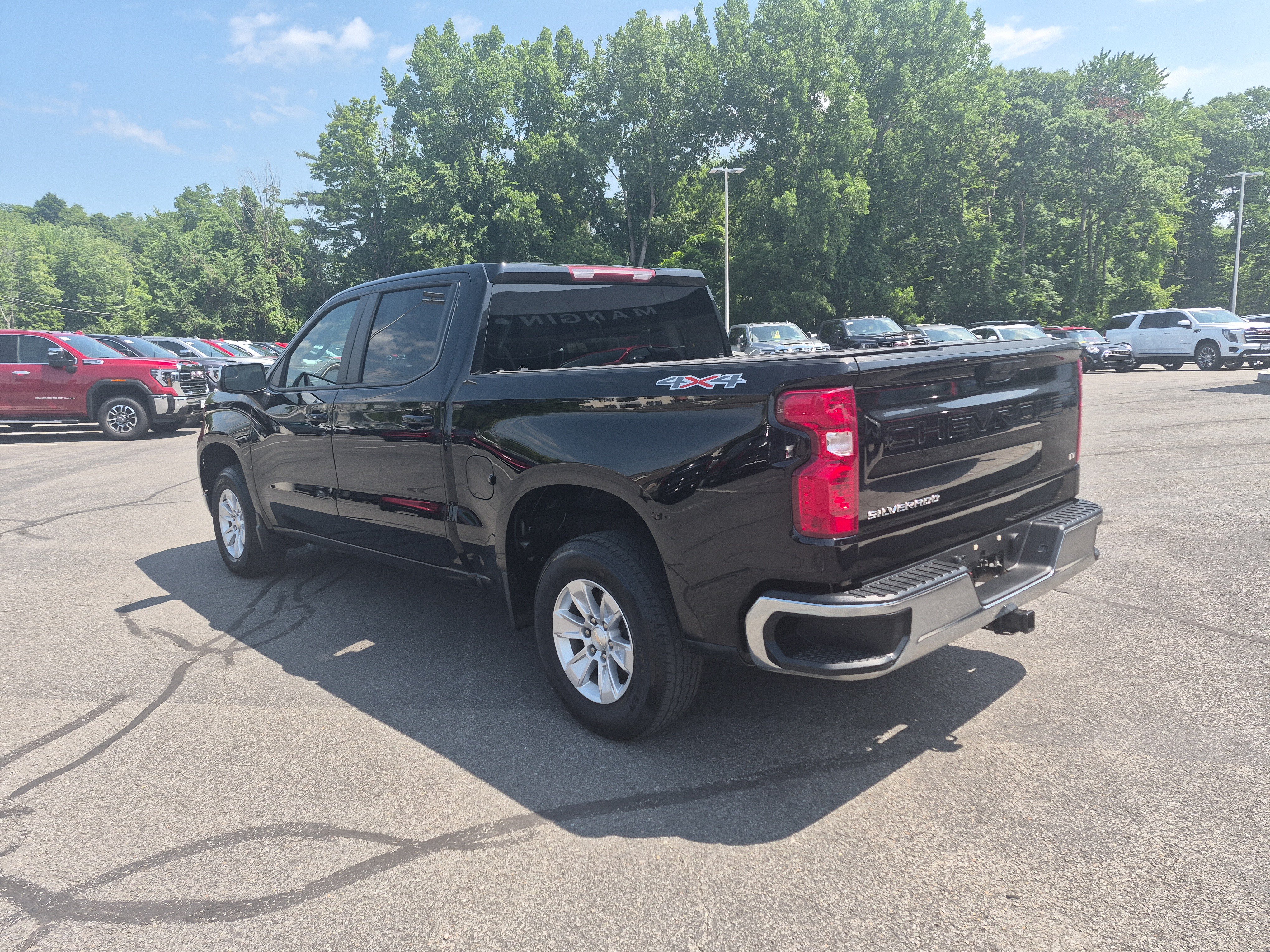 Used 2023 Chevrolet Silverado 1500 LT AWD/4WD image 3