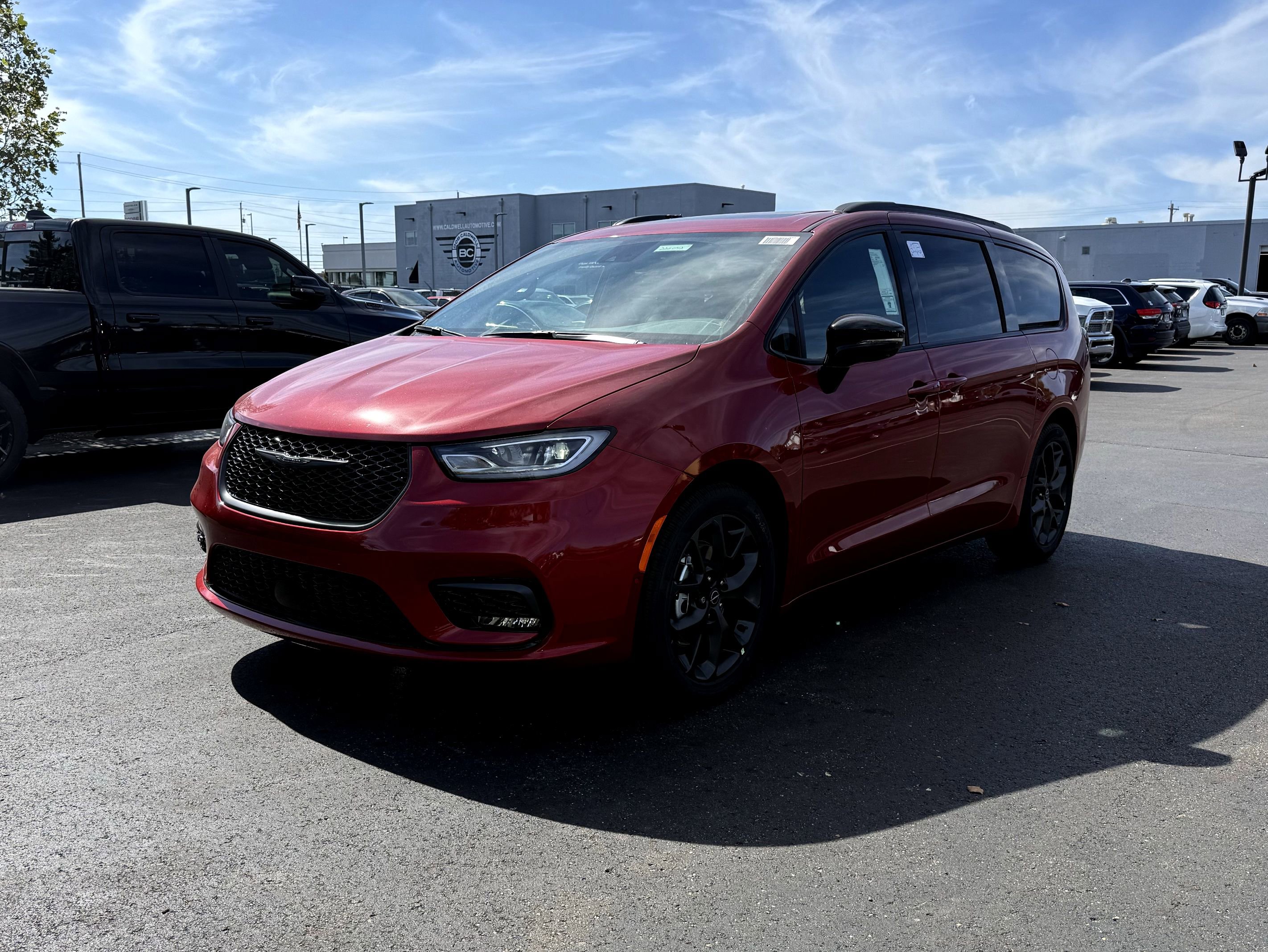 New 2026 Chrysler Pacifica Limited image 4