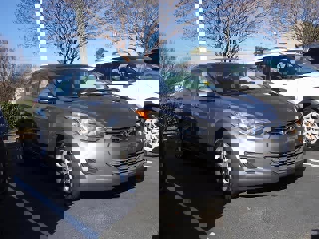 Used 2013 Hyundai Elantra GLS image 3