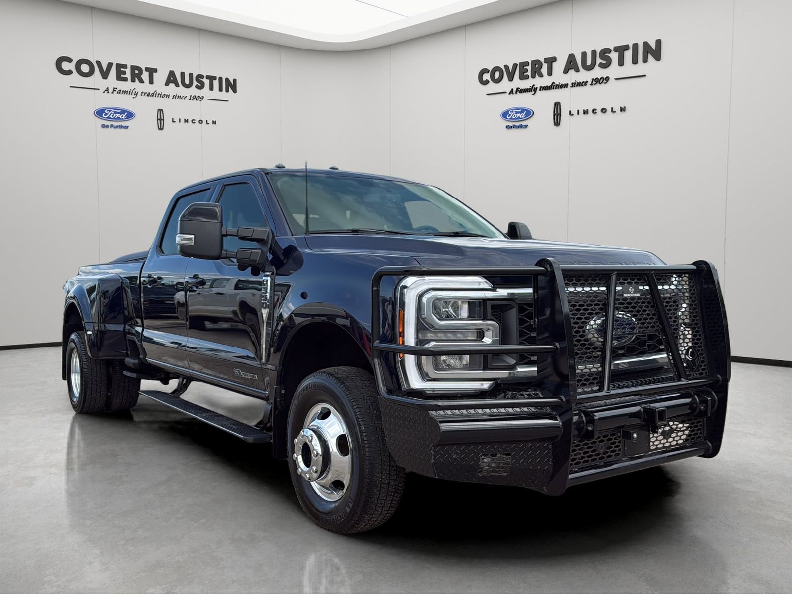 Used 2024 Ford F350 Lariat w/ FX4 Off-Road Package AWD/4WD image 7