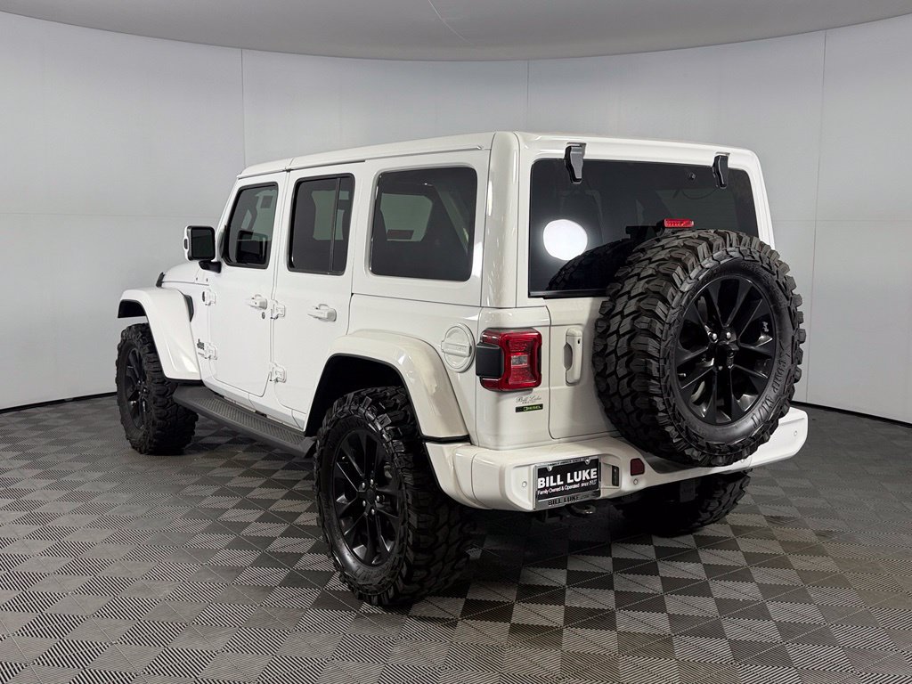 Used 2020 Jeep Wrangler Unlimited Sahara AWD/4WD image 9