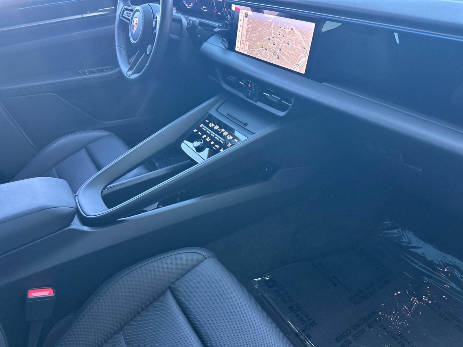 Used 2025 Porsche Macan 4 Electric AWD/4WD image 16