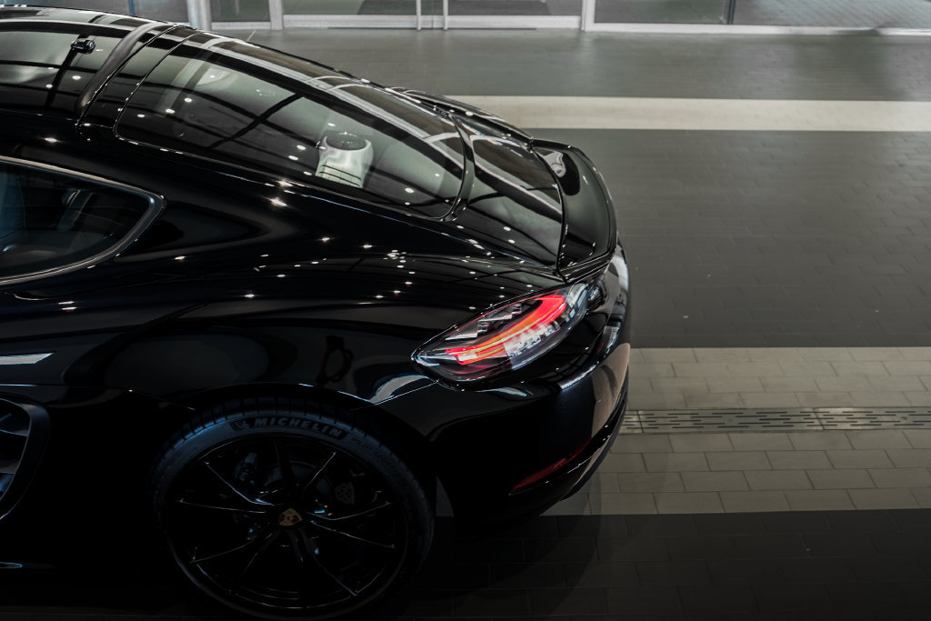 Used 2025 Porsche 718 Cayman RWD image 30