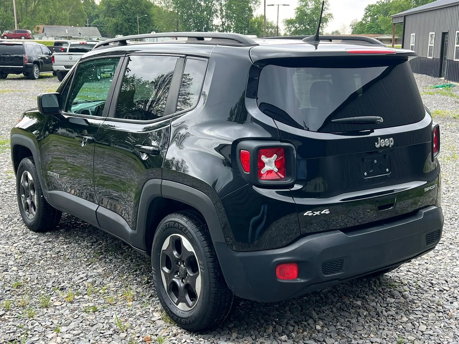 Used 2018 Jeep Renegade Sport w/ Power & Air Group AWD/4WD image 3