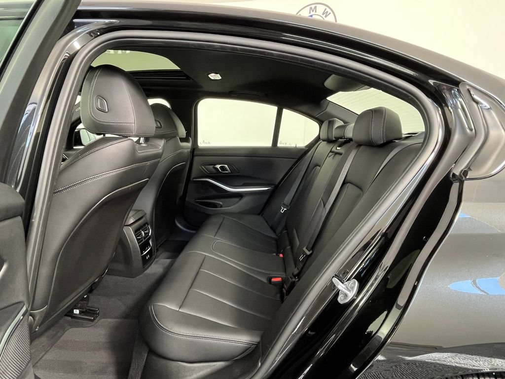 Used 2024 BMW 330i xDrive Sedan w/ M Sport Package AWD/4WD image 19