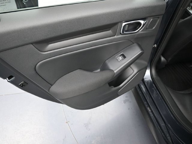 Used 2025 Honda Civic Sport image 29