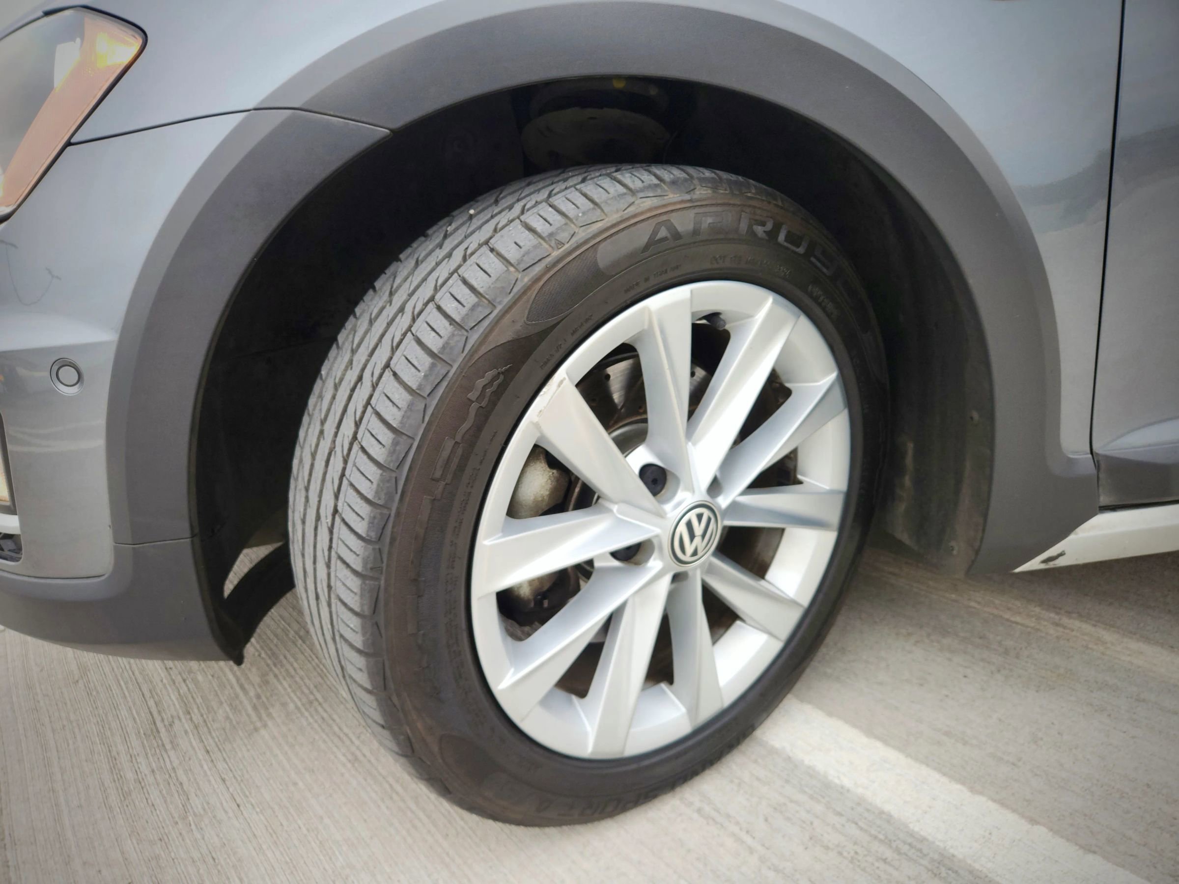 Used 2017 Volkswagen Golf Alltrack SE image 12