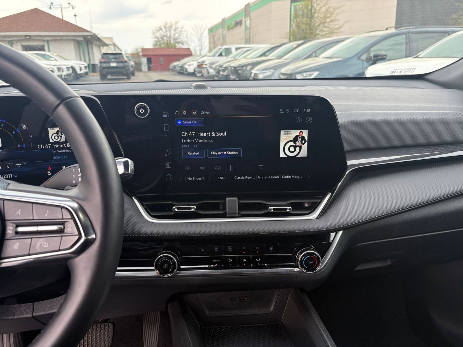 Used 2025 Chevrolet Equinox LT FWD image 17