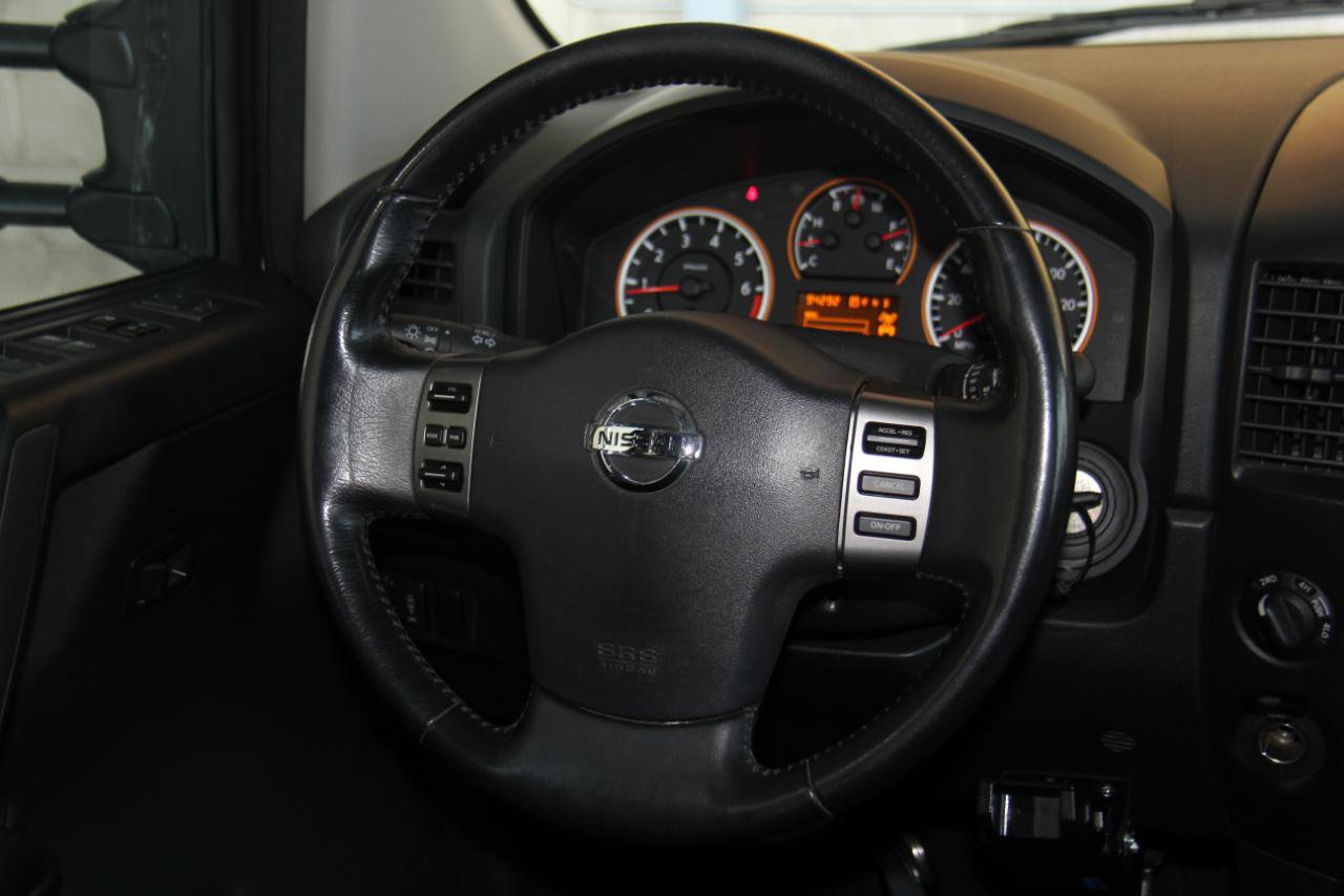 Used 2008 Nissan Titan SE AWD/4WD image 11
