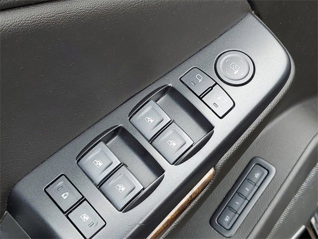 Used 2020 Chevrolet Suburban LT image 19