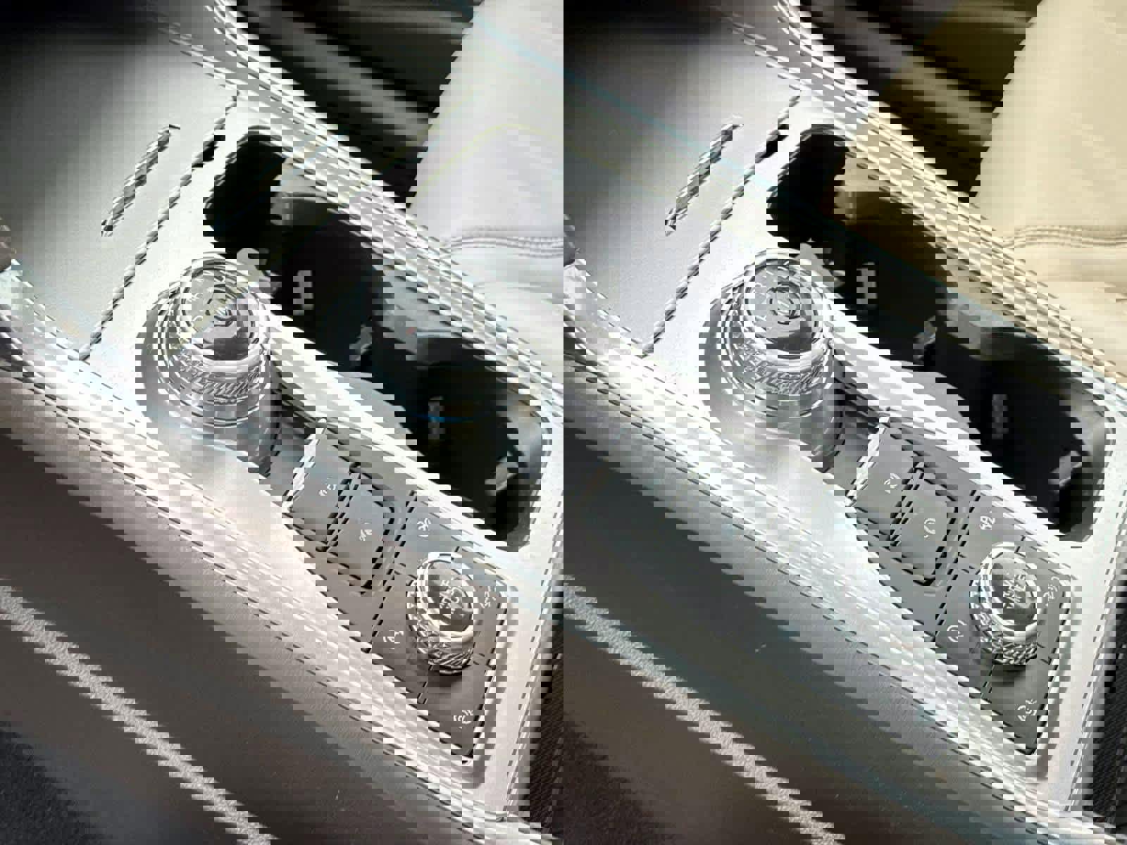 Used 2020 Ford Explorer Platinum w/ Premium Technology Package image 23