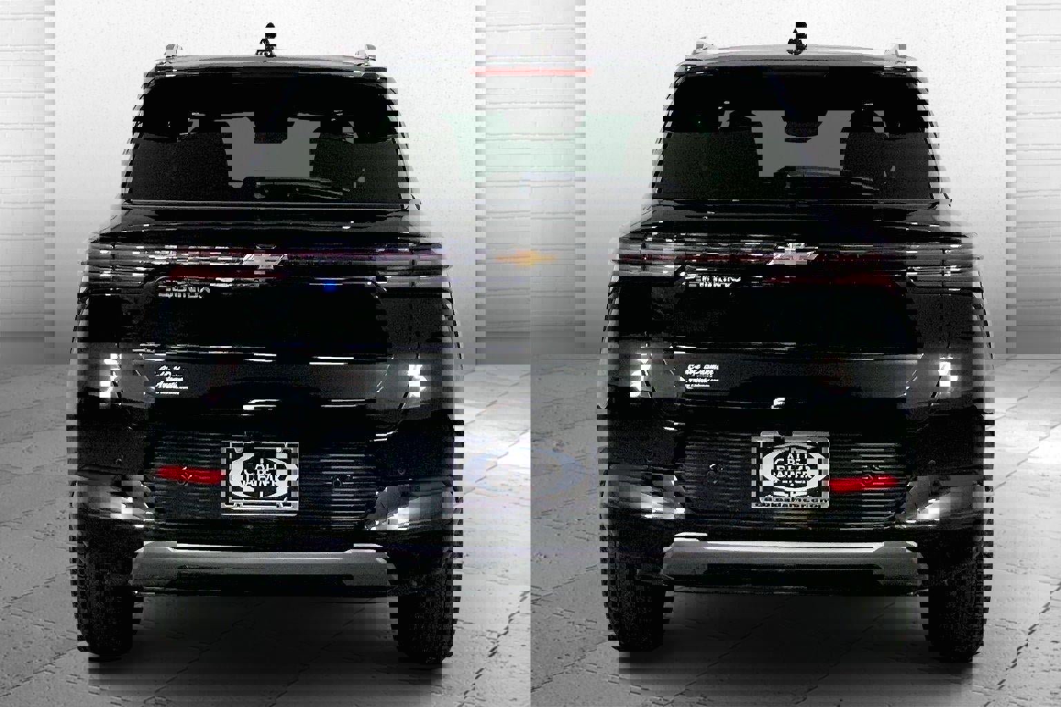 Used 2025 Chevrolet Equinox EV LT FWD image 3