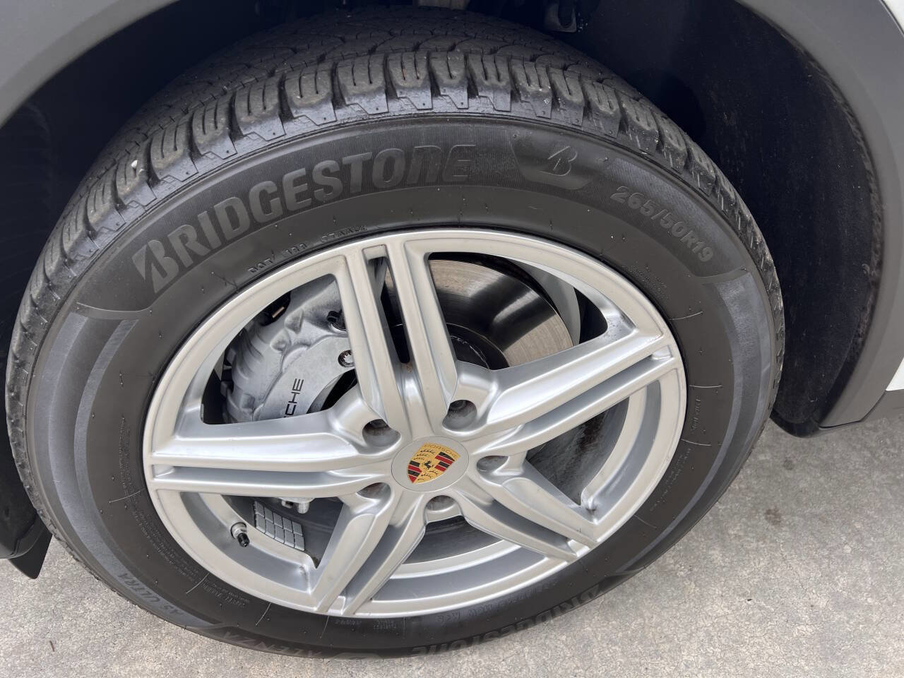 Used 2016 Porsche Cayenne S w/ Premium Package image 24