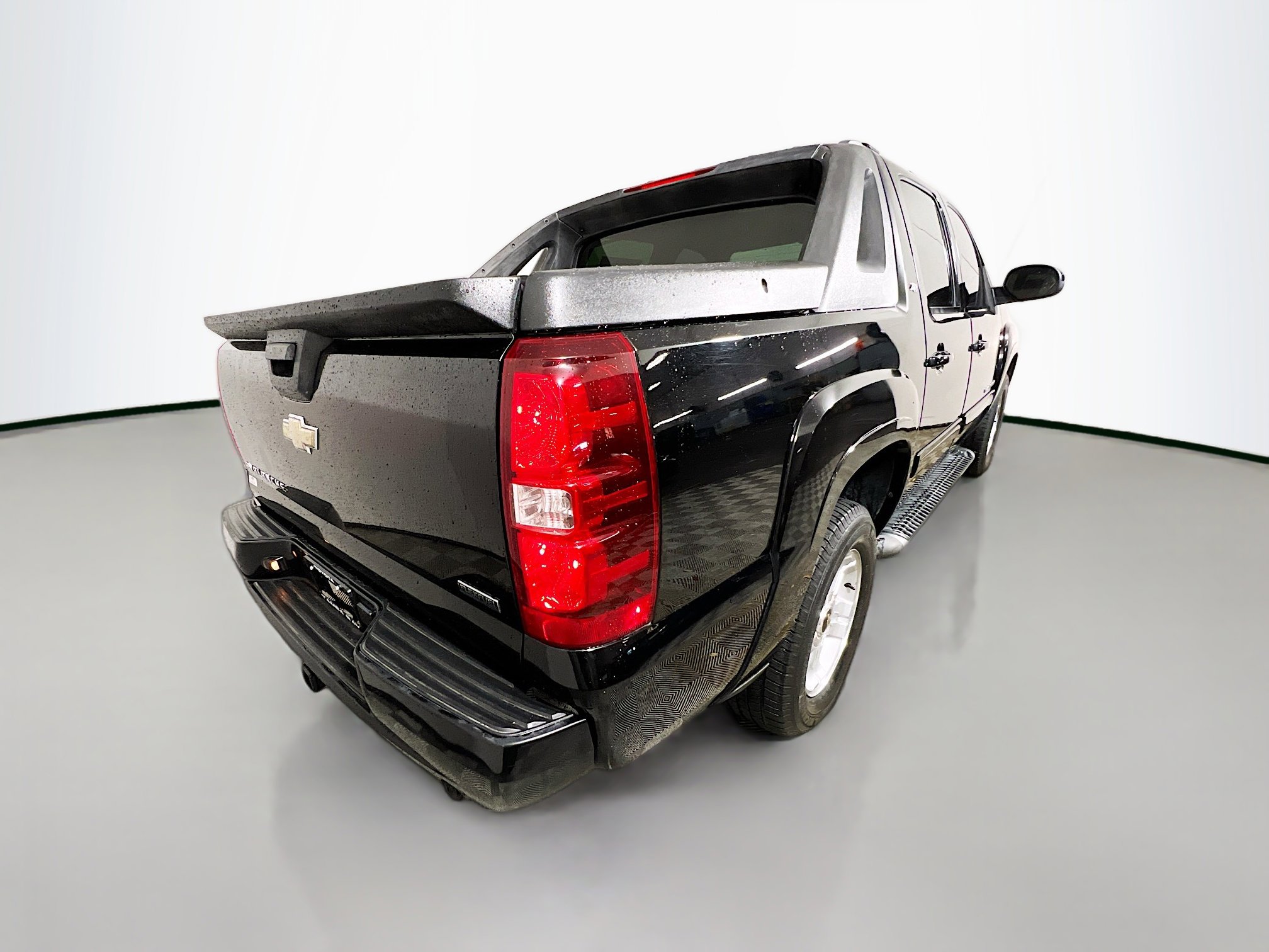 Used 2011 Chevrolet Avalanche LT w/ Luxury Package image 4
