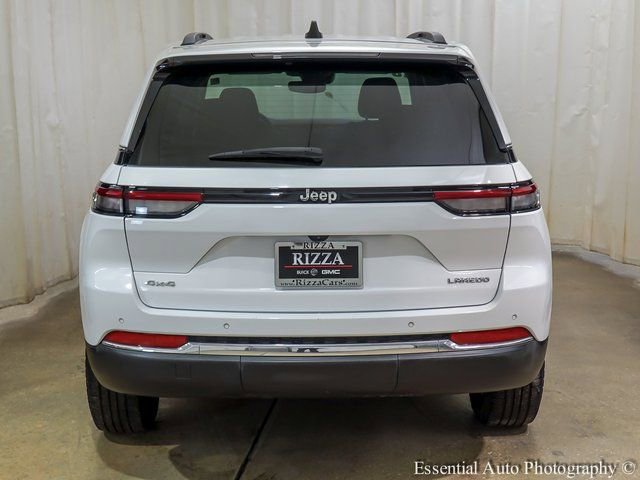 Used 2023 Jeep Grand Cherokee Laredo image 7