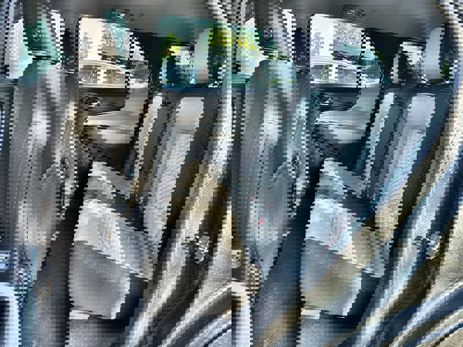 Used 2019 Chevrolet Equinox LS image 4