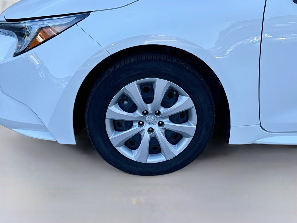 Used 2013 Toyota Corolla LE FWD image 41