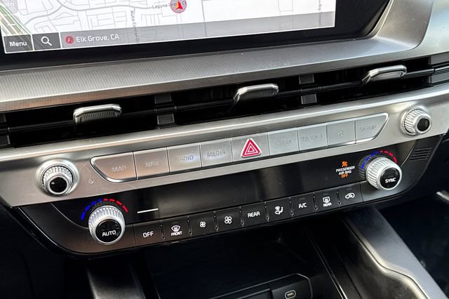 Used 2024 Kia Telluride LX image 32