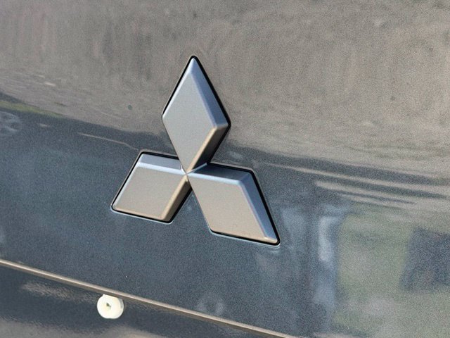 New 2026 Mitsubishi Outlander LE FWD image 13
