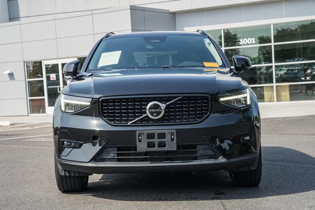 Certified 2023 Volvo XC40 B5 Plus w/ Protection Package Premier AWD/4WD image 2