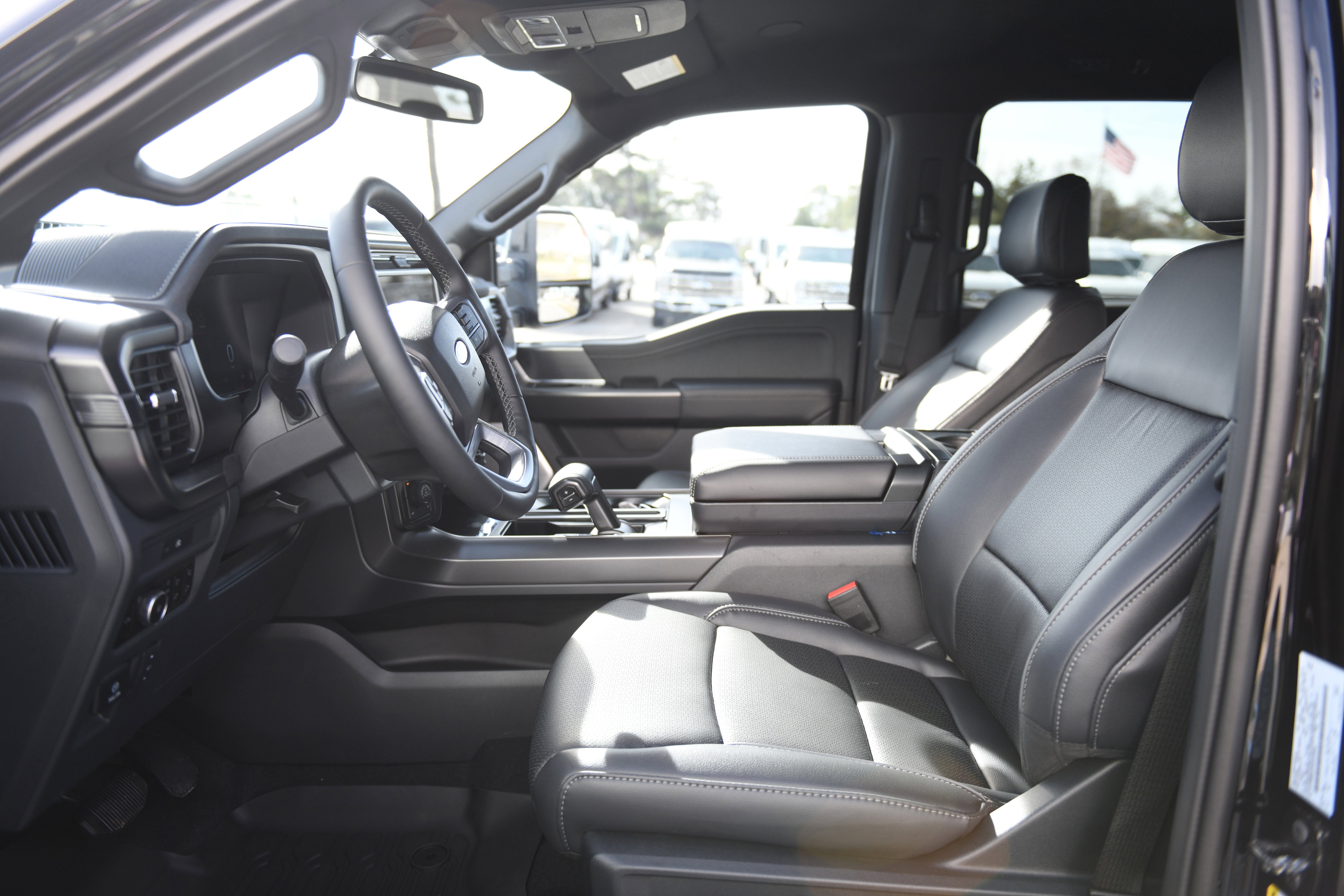 New 2025 Ford F150 Lariat w/ Equipment Group 502A High image 27