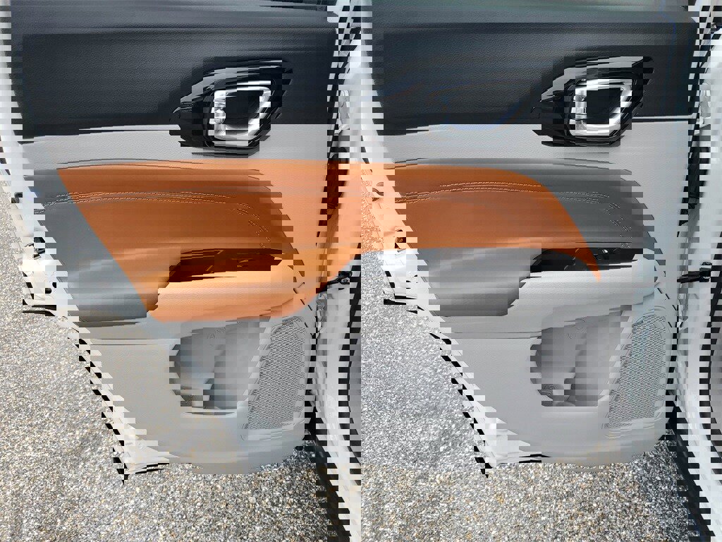 Used 2022 Jeep Compass Limited image 23