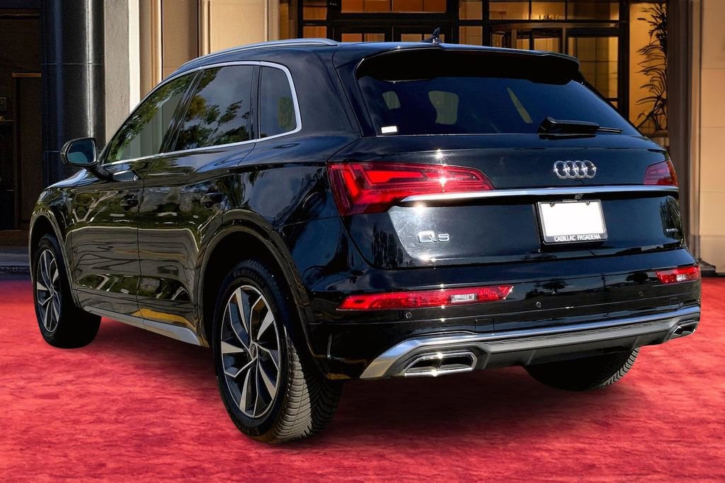 Used 2022 Audi Q5 2.0T Premium w/ Convenience Package image 4