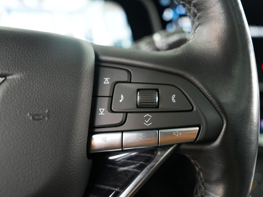 Used 2023 Cadillac Escalade ESV Sport w/ LPO, ONYX Package AWD/4WD image 25