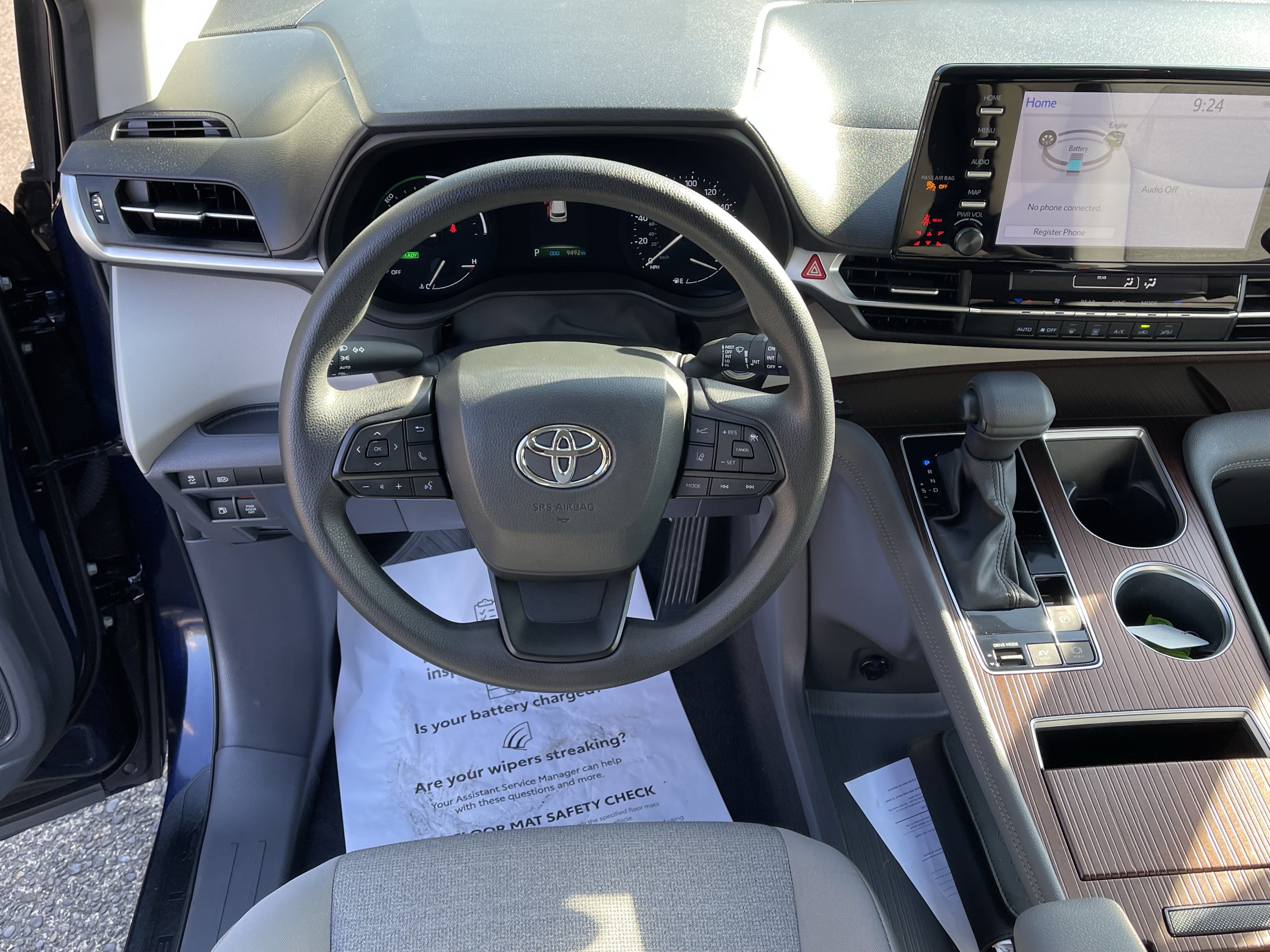 Certified 2024 Toyota Sienna LE AWD/4WD image 13