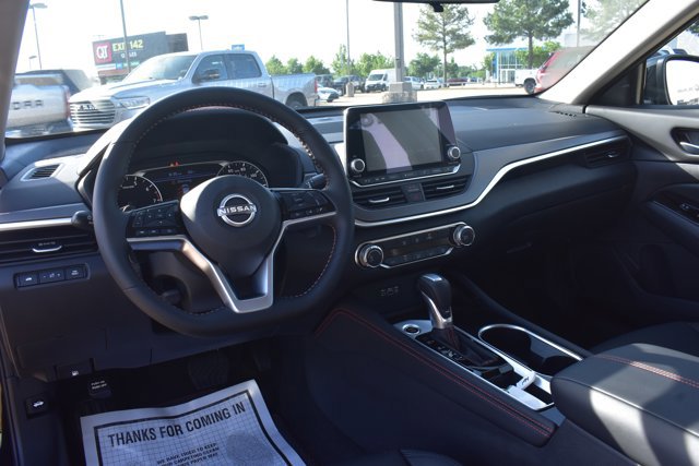 Used 2025 Nissan Altima 2.5 SR FWD image 18