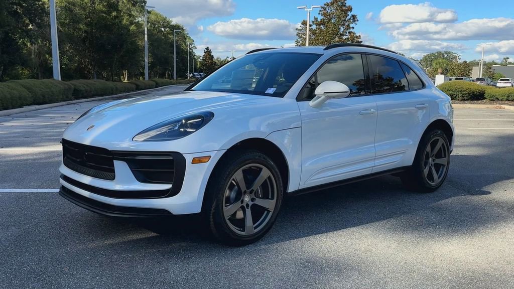 New 2026 Porsche Macan image 4