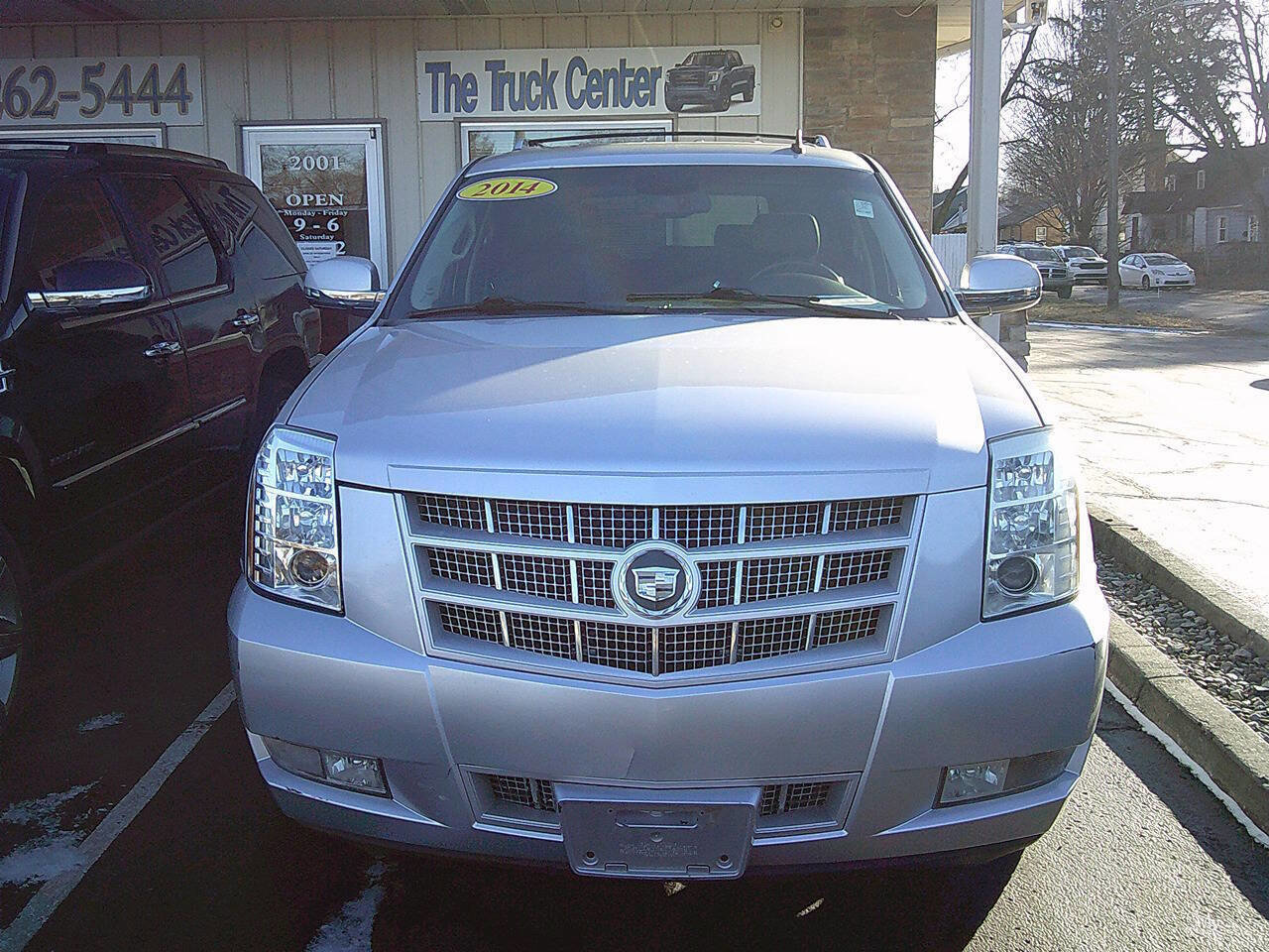 Used 2014 Cadillac Escalade Premium image 1