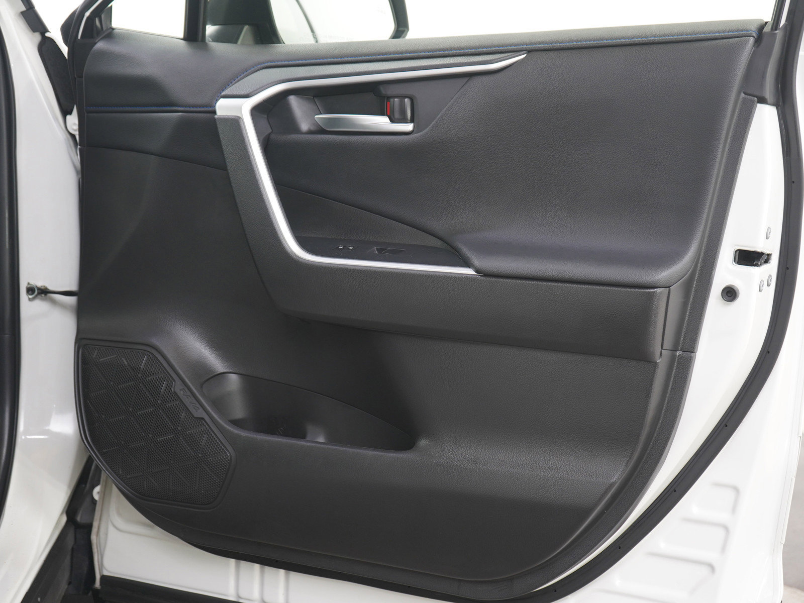 Used 2020 Toyota RAV4 XSE image 12