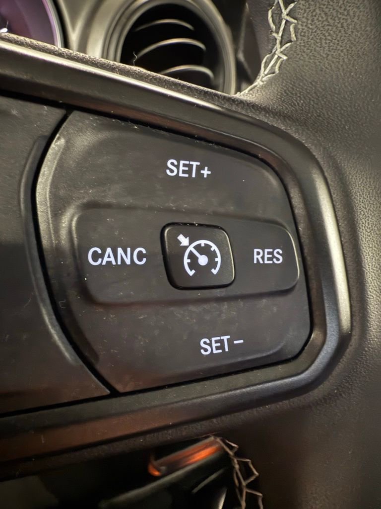 Used 2023 Jeep Gladiator Sport S image 33